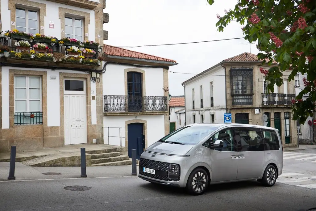 hyundai staria es exterior