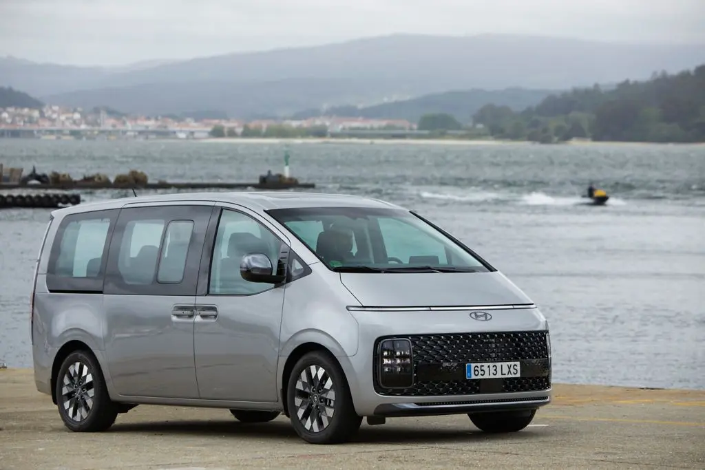 hyundai staria es exterior