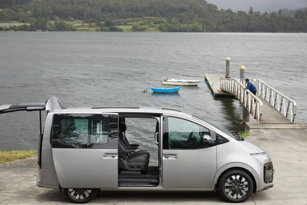 hyundai staria es exterior