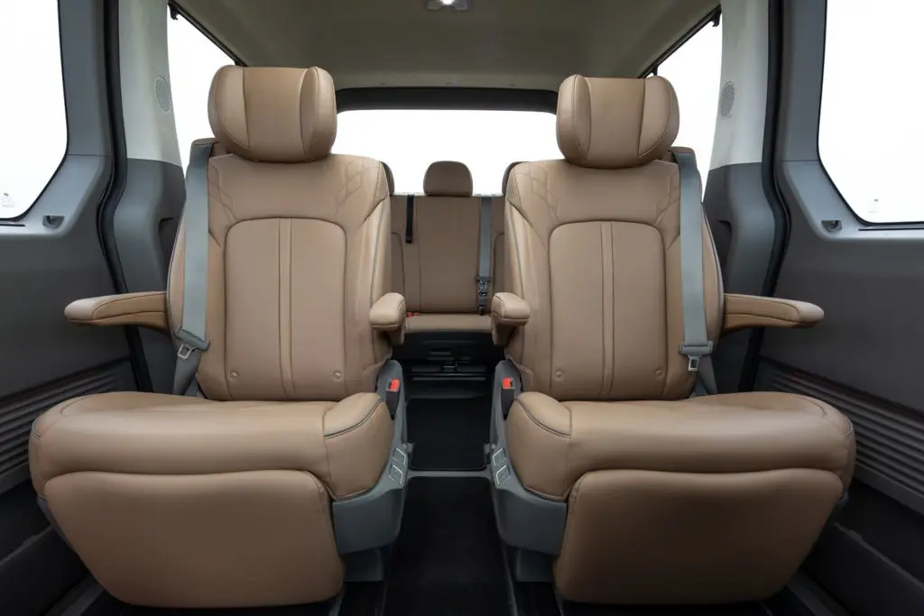 hyundai staria es interior