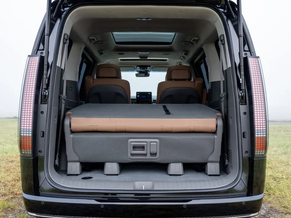 hyundai staria es interior