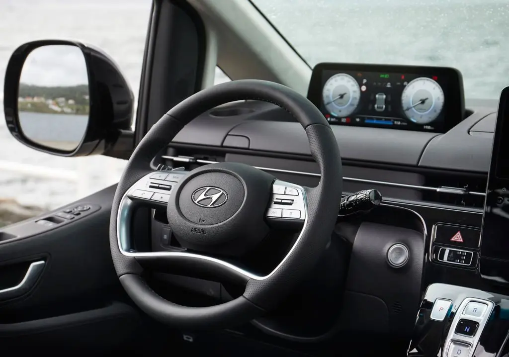 hyundai staria es interior