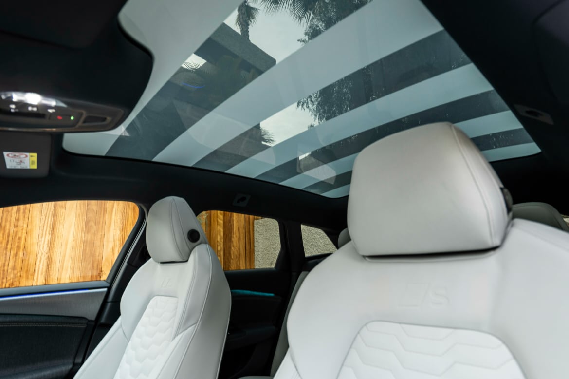 Audi A6 Avant e-tron interior