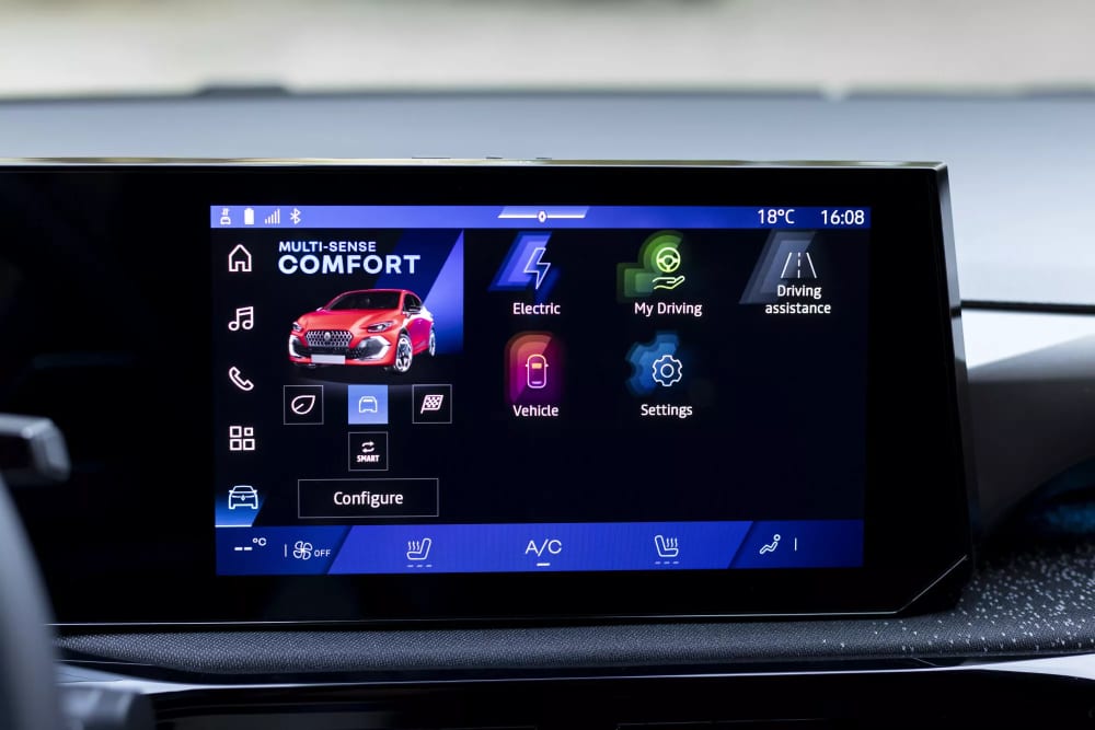 Renault Clio E-Tech Interior