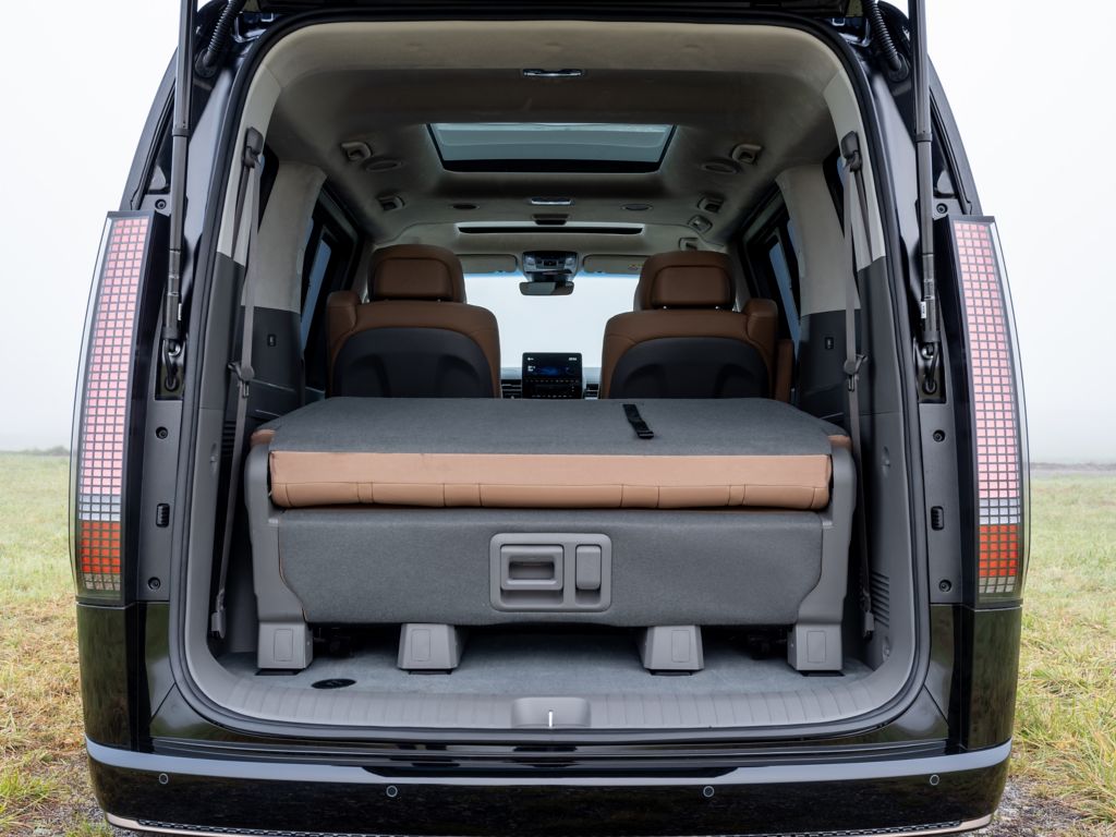 hyundai staria es interior